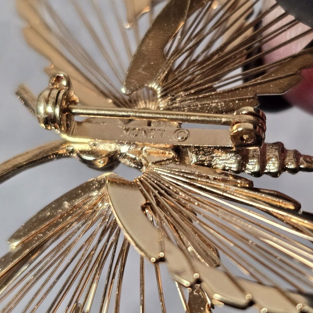 Vintage Monet Butterfly Brooch Pin Gold Tone Open Work Layered Signed Estate - Picture 5 of 5